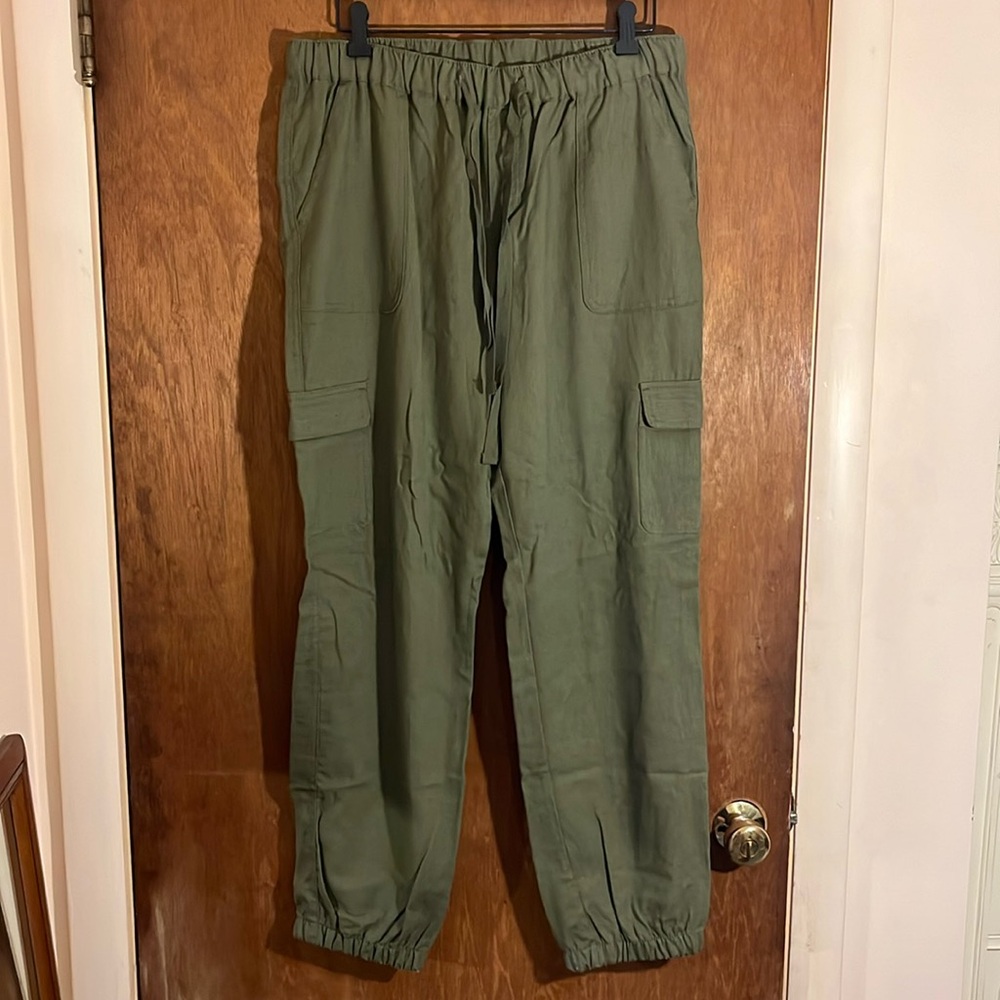 Love Tree cargo pants size Large
